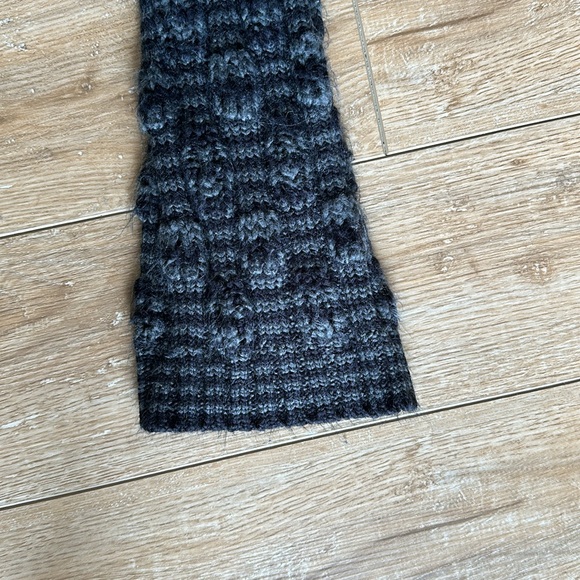 Cabi Black & Grey Whispy Crop Cardigan Sweater Size XS - Picture 4 of 9